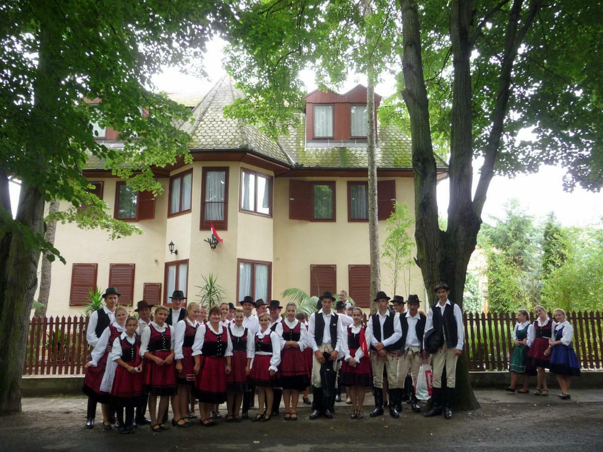 Balaton Art Guesthouse Balatonszárszó Exterior foto